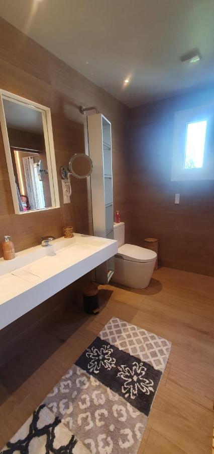 Les Bonbonnettes Bed & Breakfast Le Cailar Екстериор снимка
